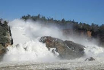 California’s crumbling Oroville dam spillway prompts urgent evacuations